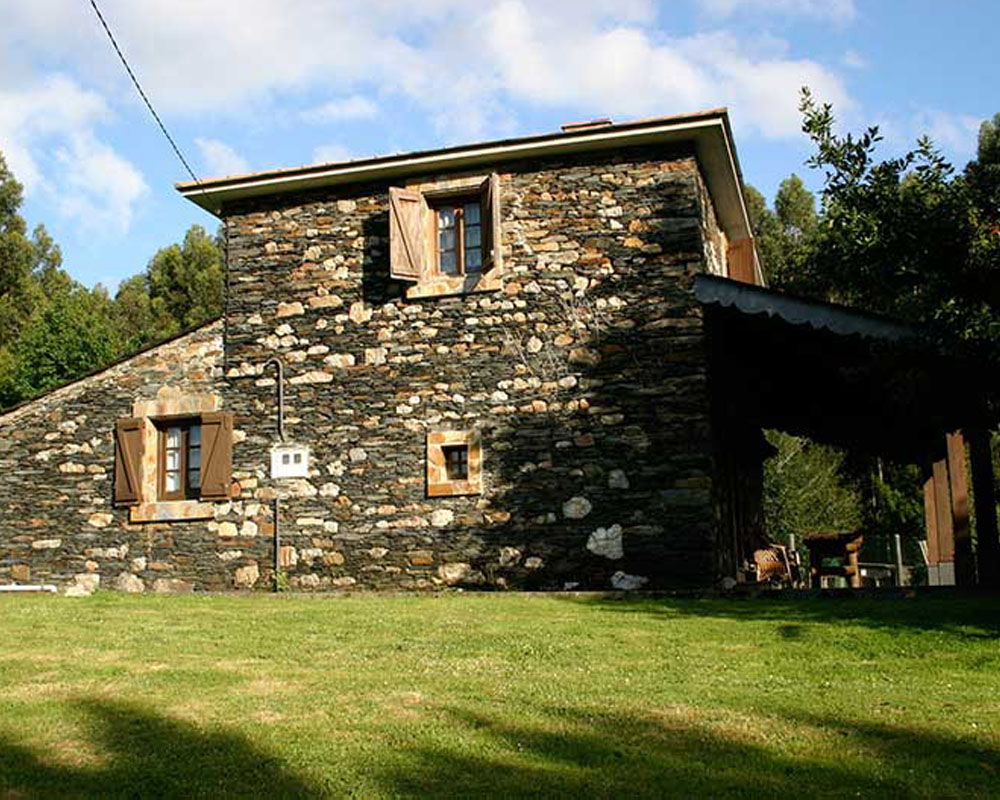 Ferrolterra-pet-friendly-aldea-lamacido-ortigueira