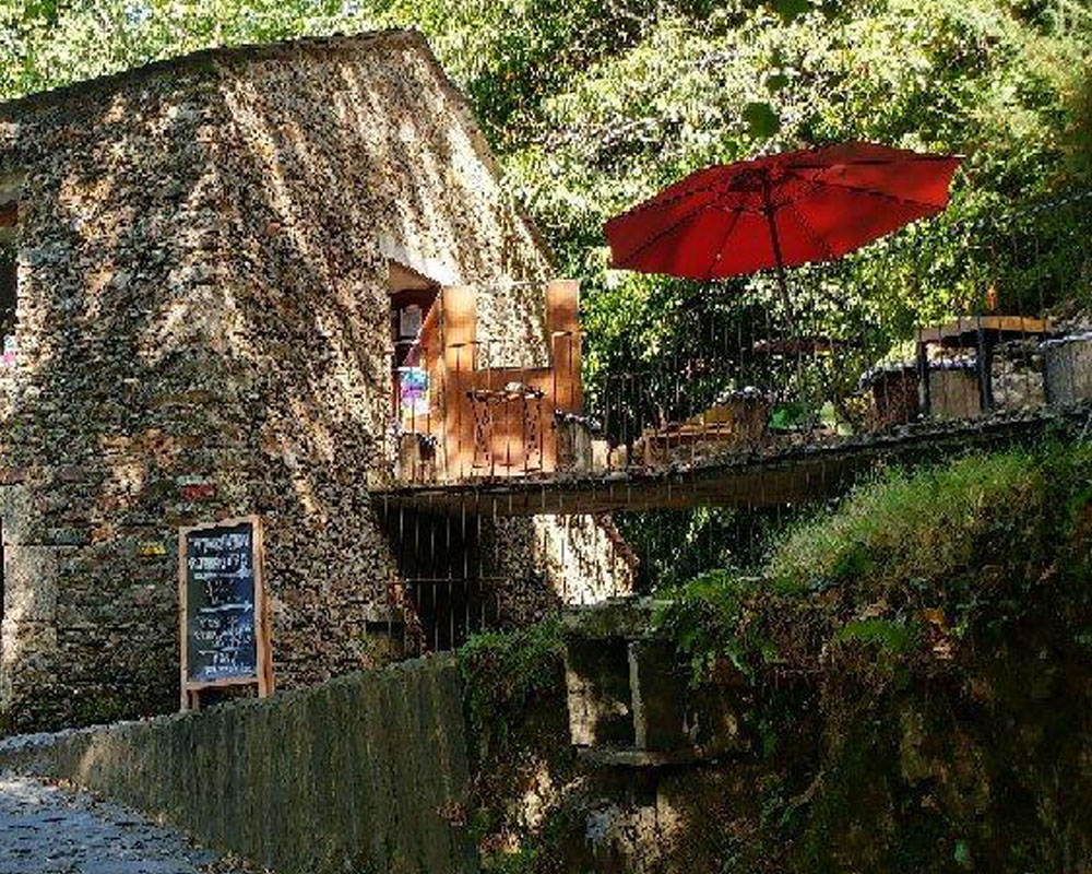 Ferrolterra-pet-friendly-taberna-de-caaveiro-fragas-do-eume
